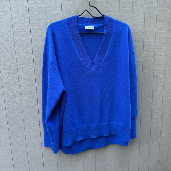 SABLYN Nylah Oversized slouchy V-neck pullover sweater. 100% cashmere. Lapis. - Picture 1 of 13